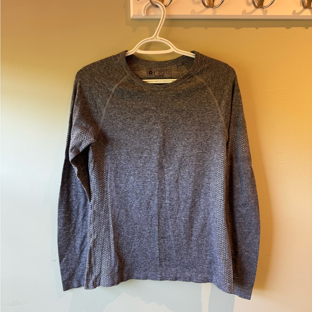 FIGS seamless shirt